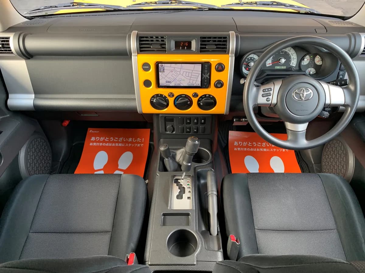 Toyota FJ Cruiser 2011 — photo 5