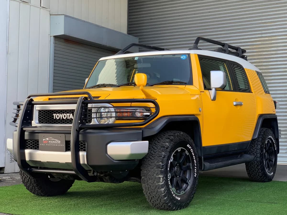 Toyota FJ Cruiser 2011 — photo 2